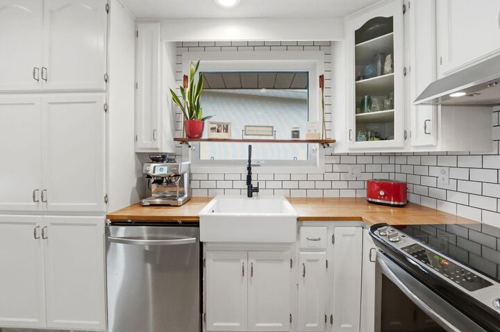 Property Photo: 12 Malcolm Crescent AB T4N 0J8