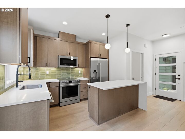 Property Photo: 5129 SE Ankeny St OR 97215