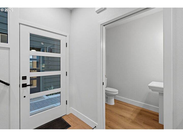 Property Photo: 5127 SE Ankeny St OR 97215