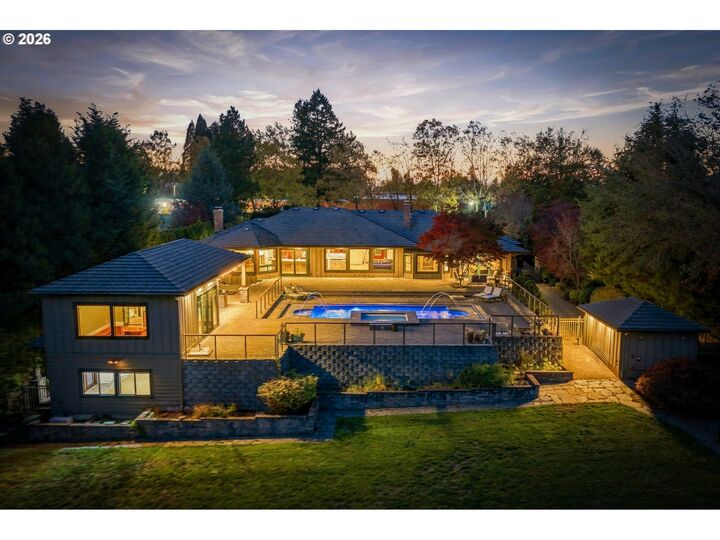 Property Photo:  750 SE Arrow Creek Ln  OR 97080 