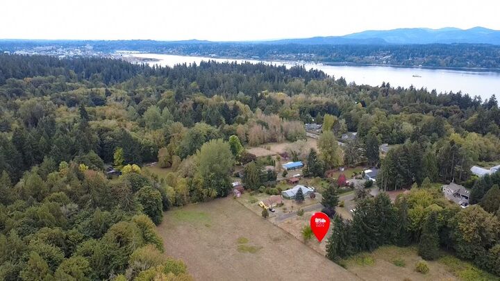 Property Photo: 628 35th Avenue NE WA 98506