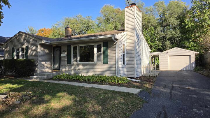 Property Photo:  1820 Eastmoreland Avenue  IL 61108 