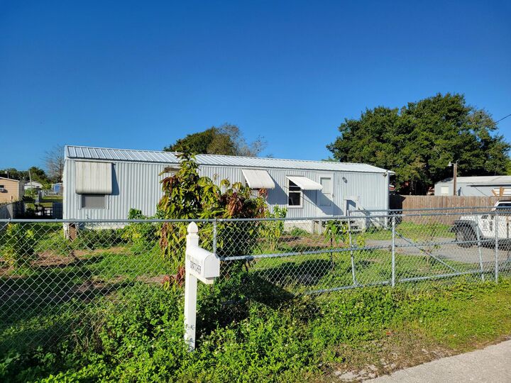 Property Photo: 1044 7th Street Bhr FL 34974
