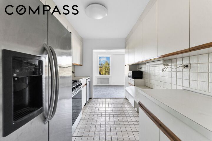 Property Photo:  5730 Mosholu Avenue 4E  NY 10471 