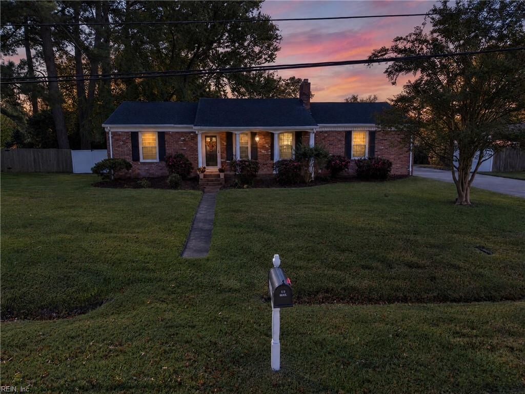Property Photo:  4009 Santa Maria Dr  VA 23321 