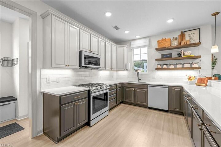 Property Photo:  1900 Briton Ln  VA 23322 