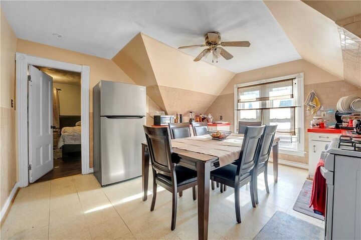 Property Photo:  276 Lonsdale Avenue 4  RI 02860 