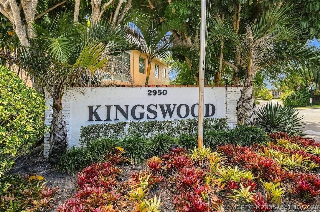 Property Photo: 2950 SE Ocean Boulevard 5-2 FL 34996