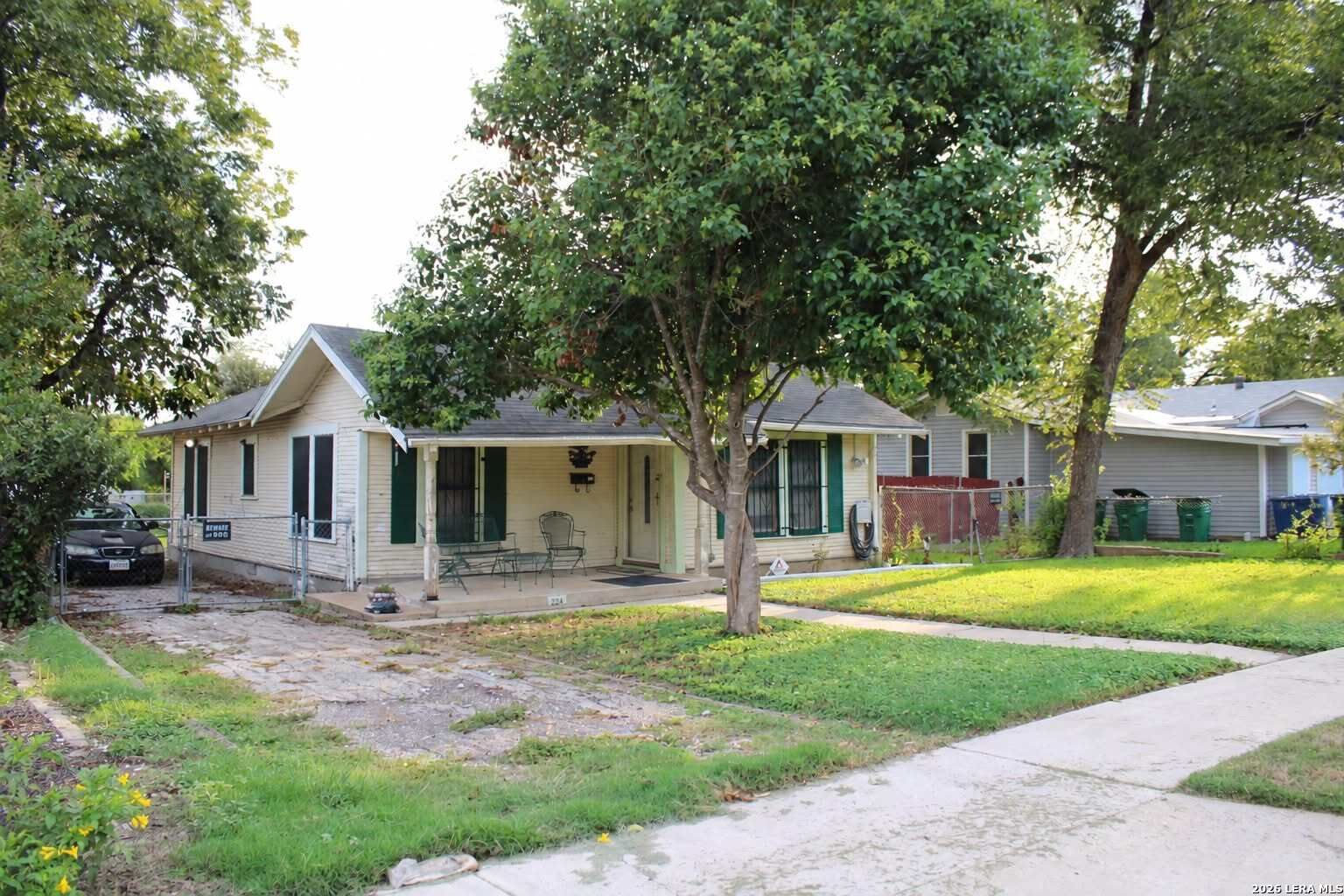 Property Photo: 224 Monticello Ct TX 78223