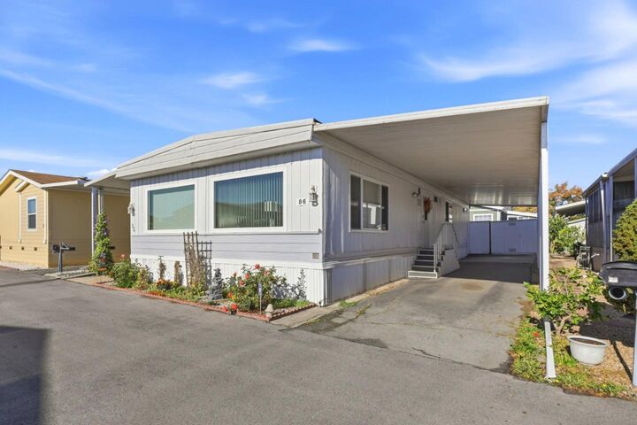 Property Photo:  150 Kern Street 86  CA 93905 