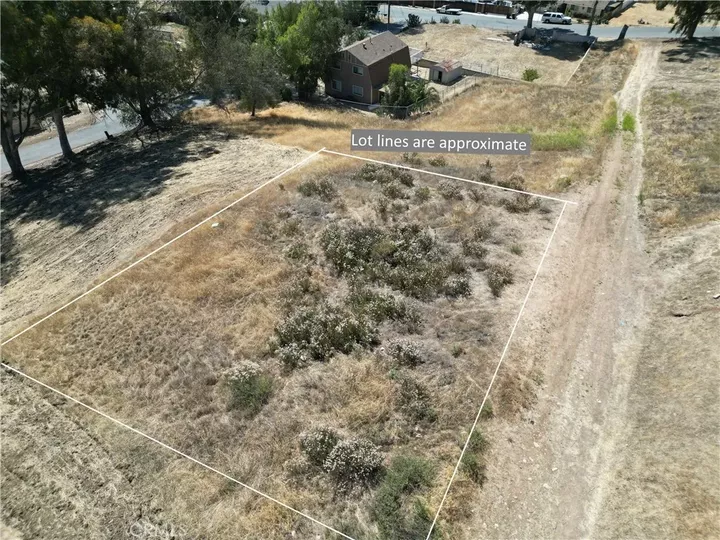 Property Photo:  32 Robertson St  CA 92530 