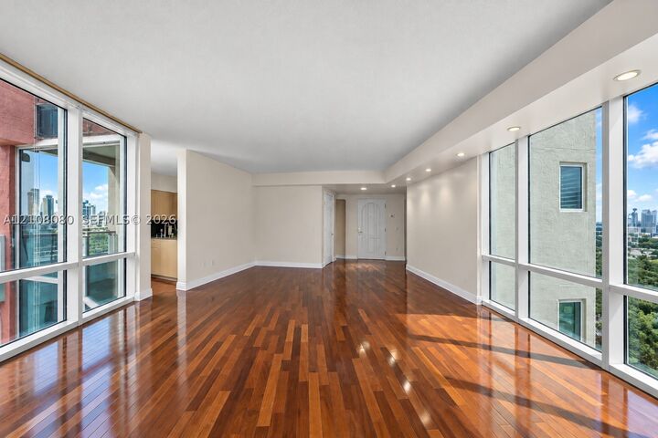 Property Photo:  3370 Hidden Bay Dr 1111  FL 33180 