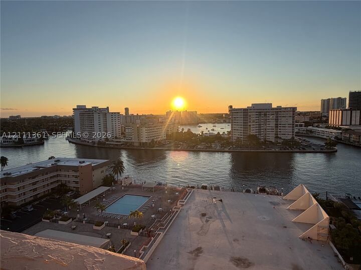 Property Photo:  1865 S Ocean Dr 14I  FL 33009 