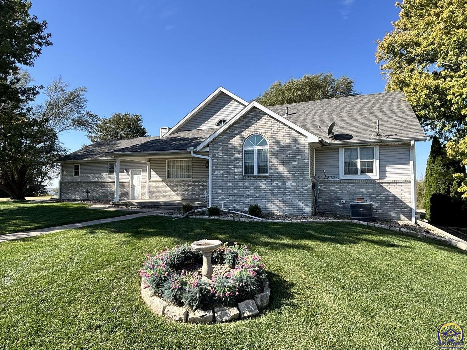Property Photo:  92 Lakeshore Dr  KS 66861 
