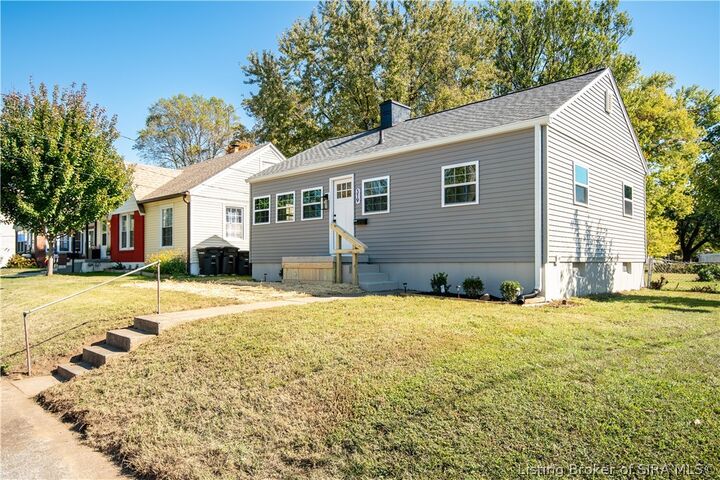 Property Photo: 319 E Charlestown Avenue IN 47130