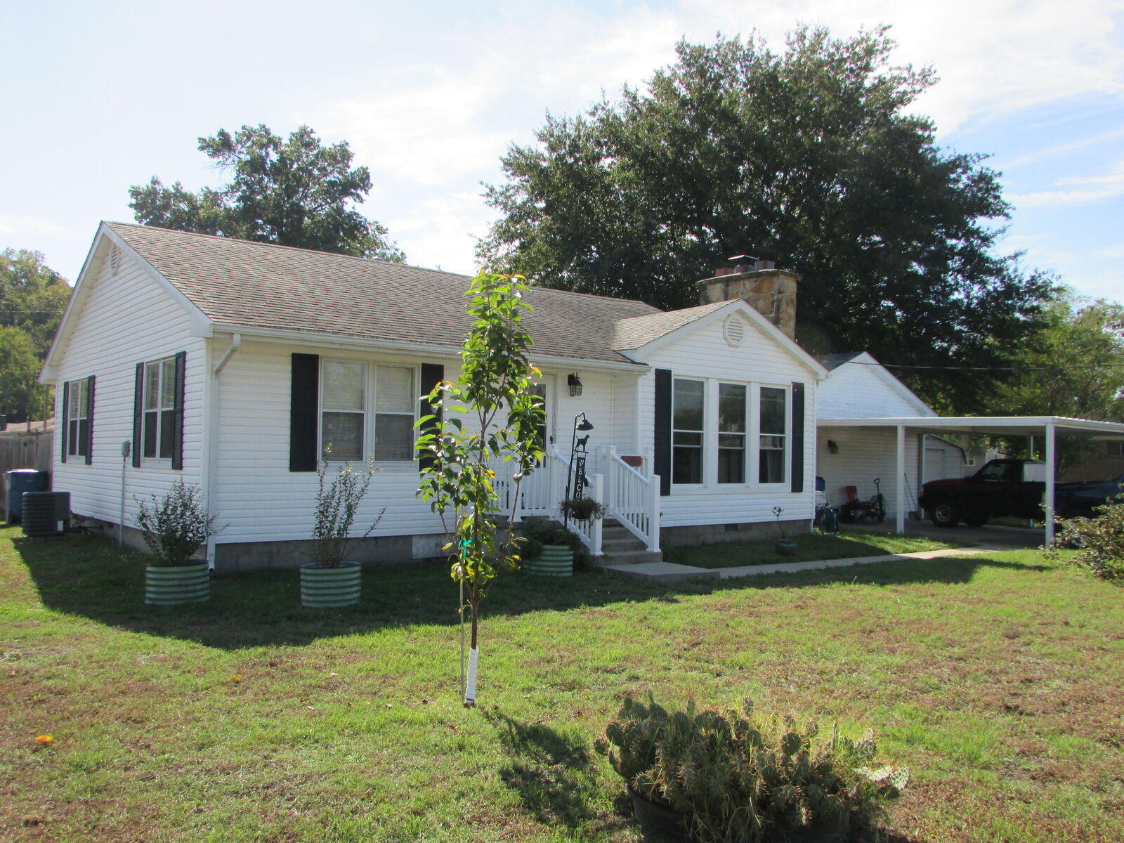 Property Photo:  1516 Frisco Street  MO 64865 