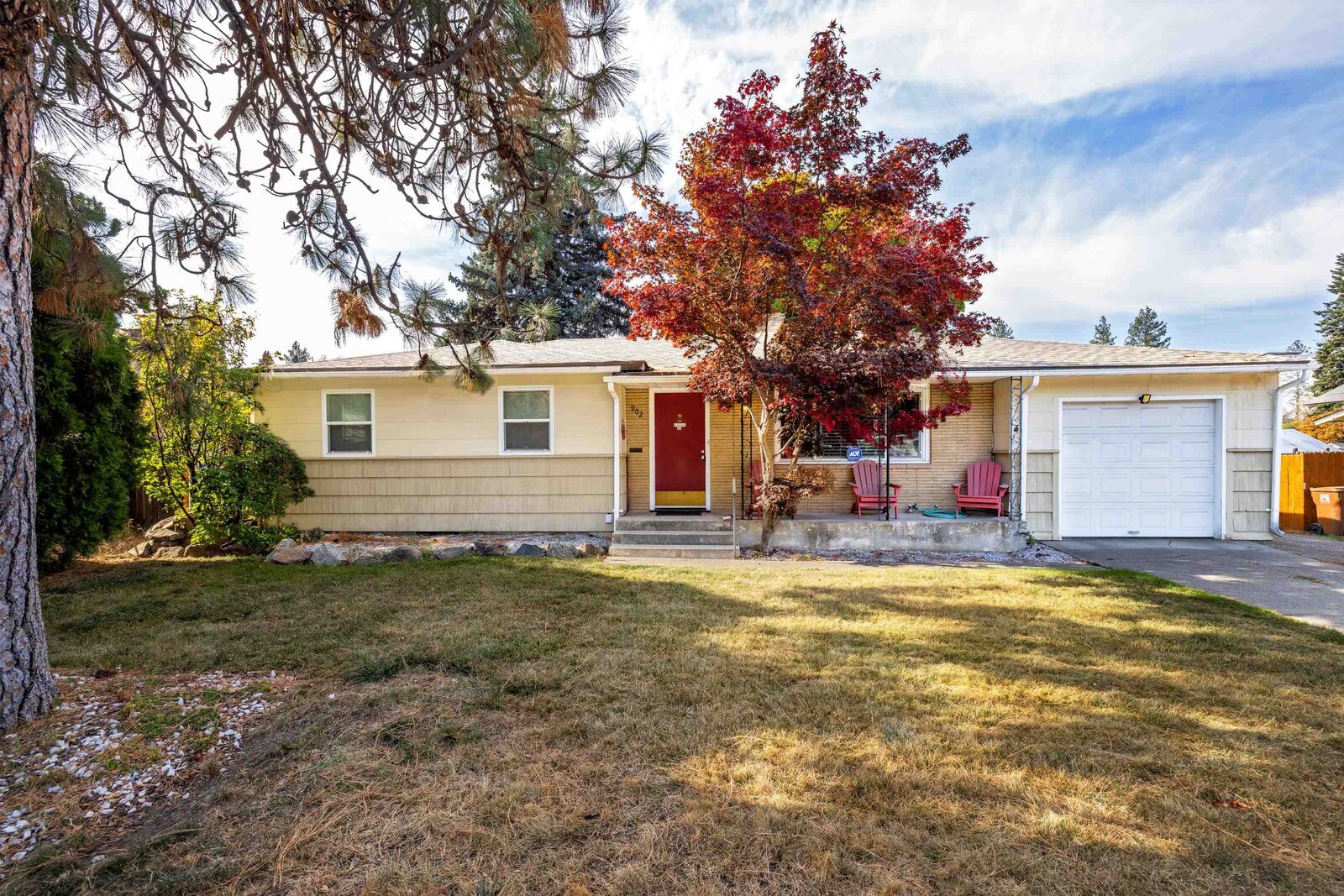 Property Photo: 902 S Freya St WA 99202