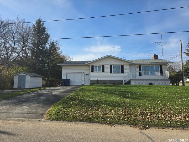 Property Photo:  280 9th Avenue  SK S0G 0K0 