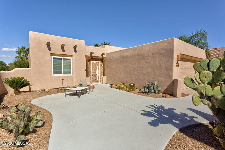 Property Photo:  2812 S Greenside Place  AZ 85614 