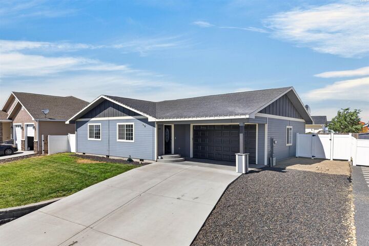 Property Photo:  609 Eagle Nest  WA 98932 