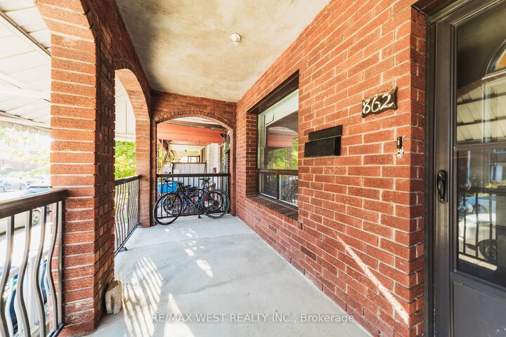 Property Photo: 862 Ossington Avenue Main ON M6G 3V1