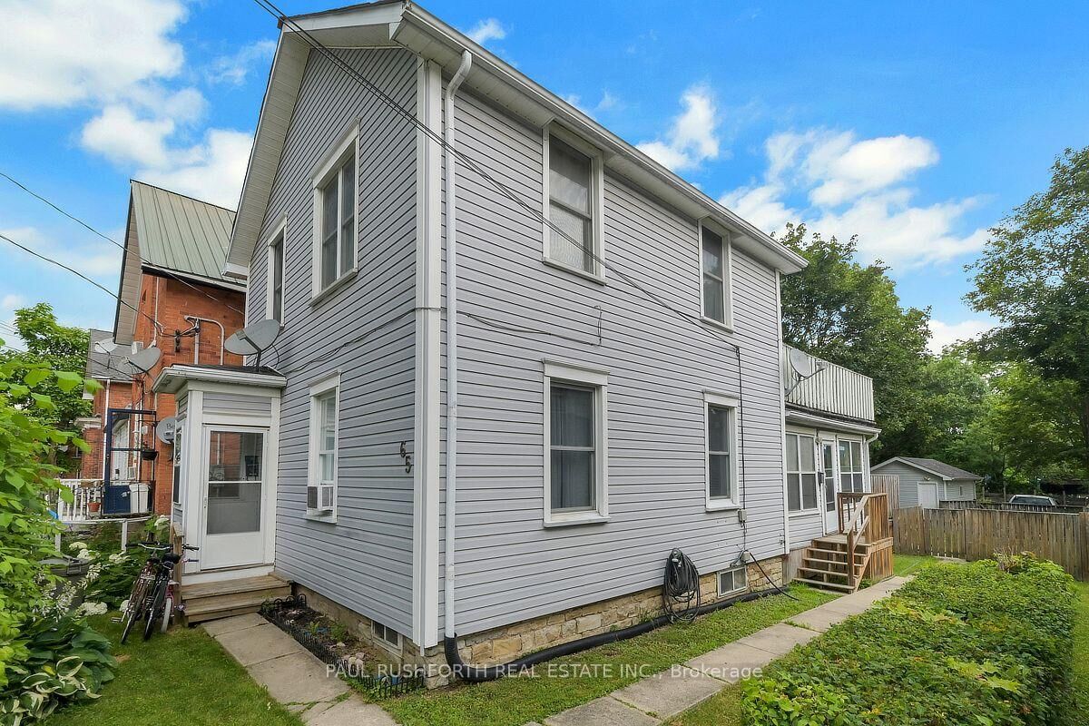 Property Photo:  65 Hickory Street  ON K7G 2P6 