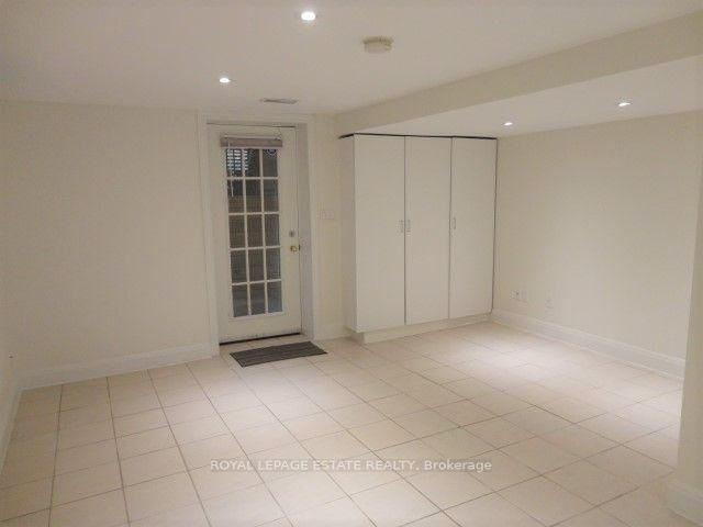 Property Photo:  190 Wineva Avenue Bsmt  ON M4E 2T4 