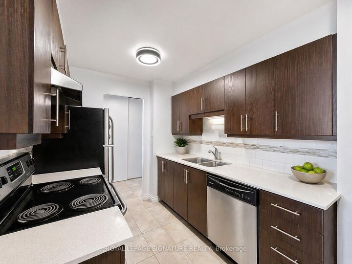 Property Photo:  2825 Islington Avenue 905  ON M9L 2K1 