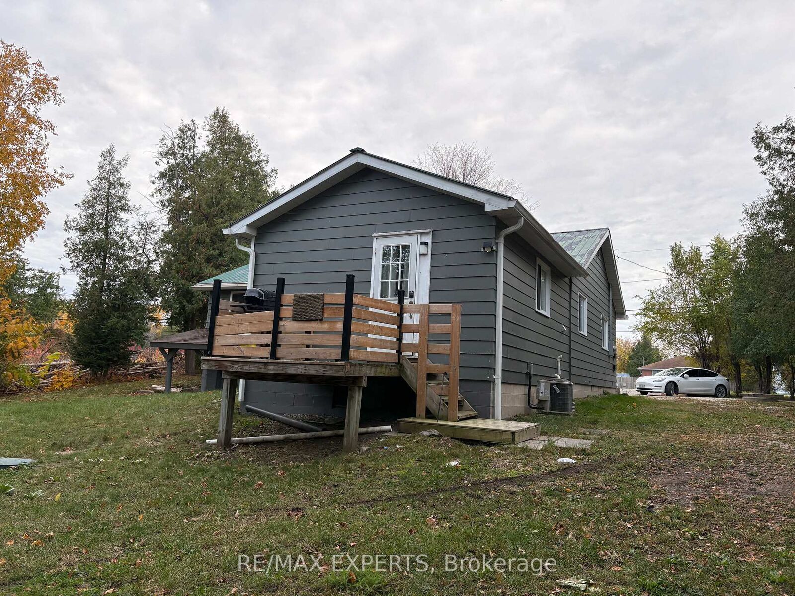 Property Photo:  9782 Beachwood Drive  ON L9Y 5P8 