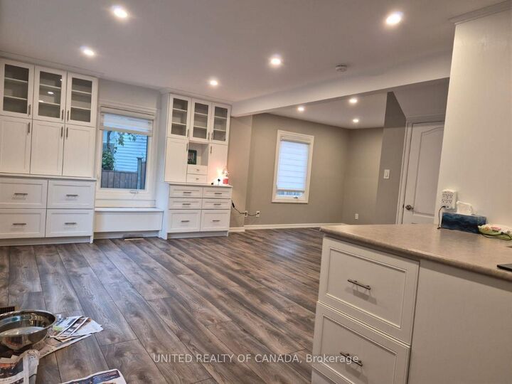 Property Photo: 790 The Queensway N/A ON M8Z 1N5
