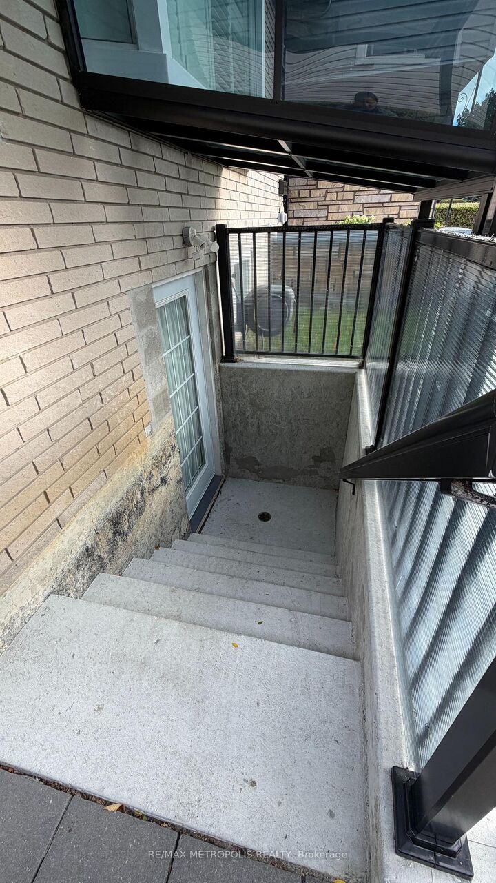 Property Photo: 38 O'Dell Court Bsmt ON L1S 2W7