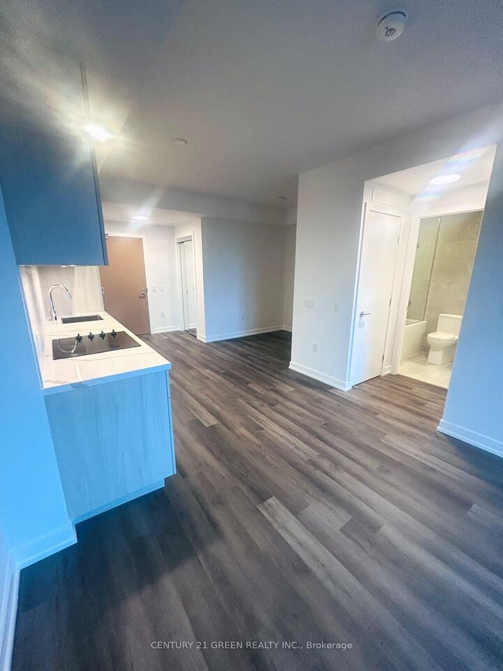 Property Photo:  5 Meadowdale Road 1609  ON L4K 0C7 