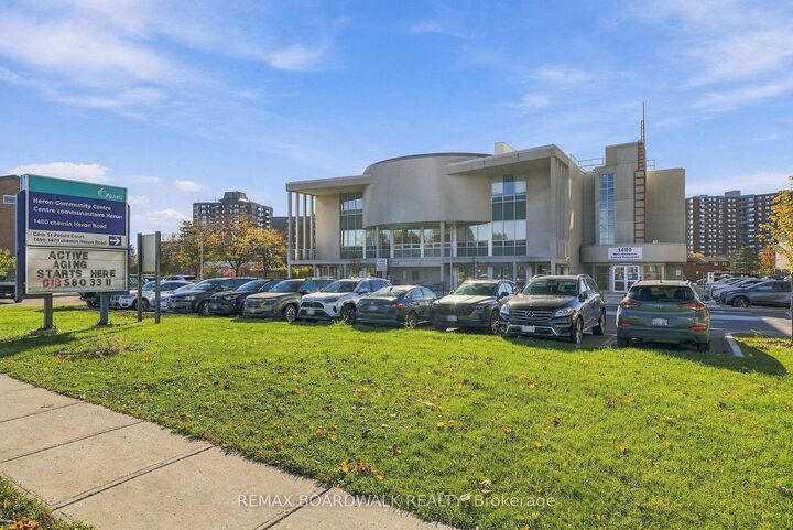 Property Photo:  1490 Heron Road 204  ON K1V 6A5 