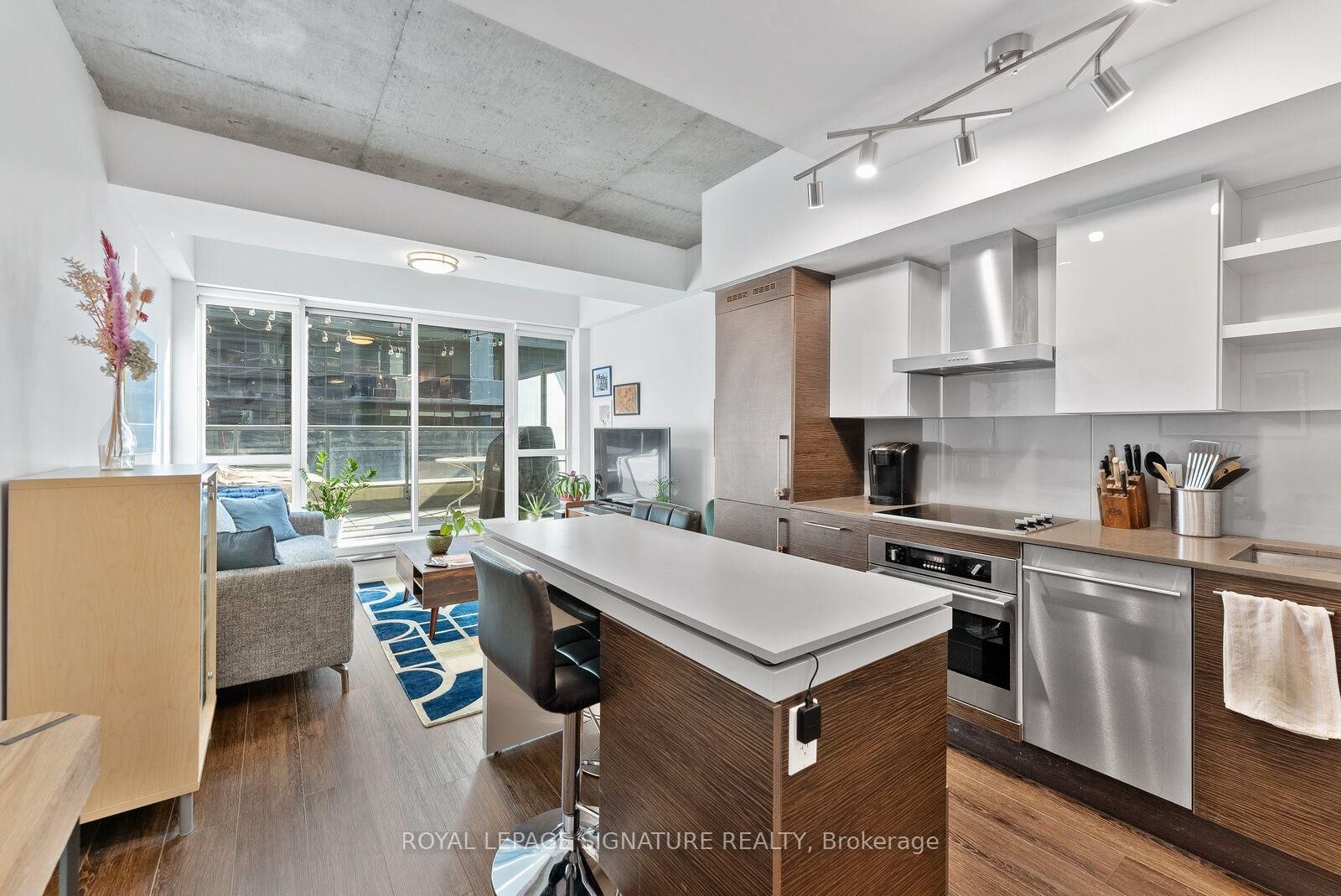 Property Photo:  1030 King Street W 333  ON M6K 0B4 