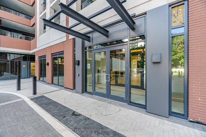 Photo de la propriété: 4010 Eglinton Avenue W 1606 ON M9A 0G5