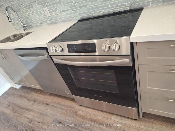 Property Photo:  50 Herrick Avenue Gl05  ON L2P 0G3 