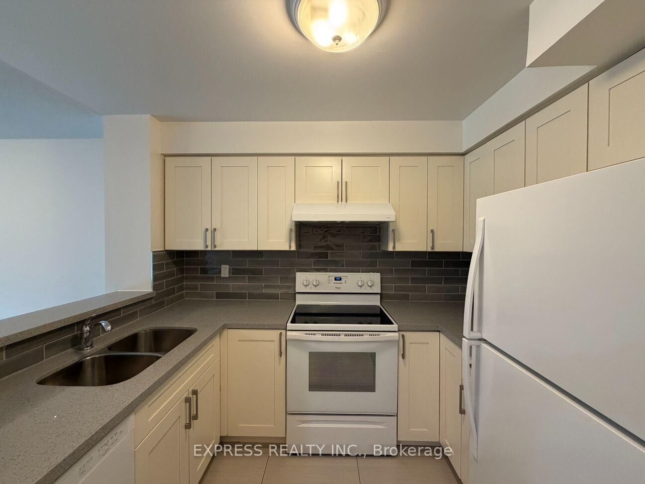 Property Photo:  942 Yonge Street 219  ON M4W 3S8 