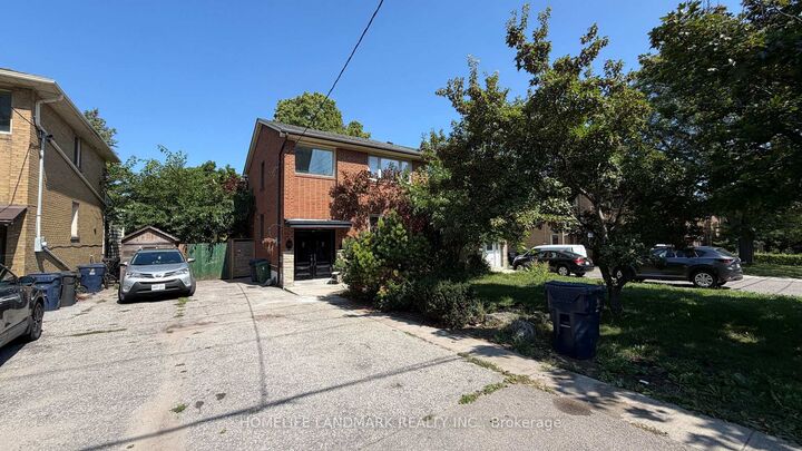 Property Photo:  702 Sheppard Ave Avenue E  ON M2K 1B7 
