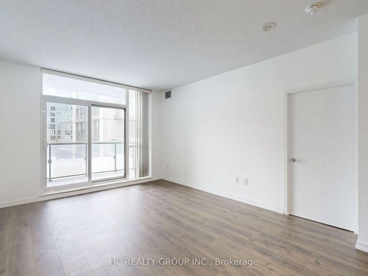 Property Photo:  70 Forest Manor Road 229  ON M2J 0A9 