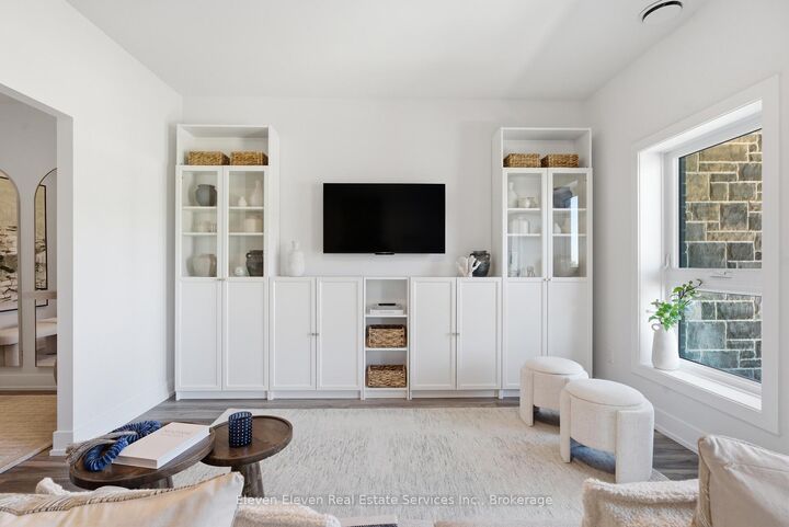 Property Photo: 1000 Lackner Place 605 ON N2A 0L9