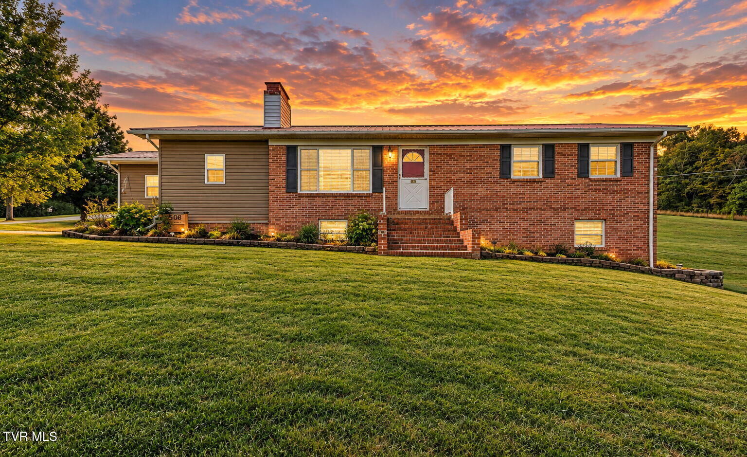 Property Photo: 608 Walnut Grove Road TN 37618