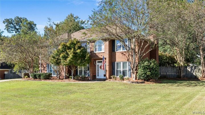 Property Photo: 6124 Crepe Myrtle Circle AL 35405