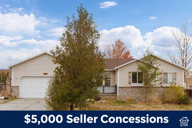 Property Photo: 893 N 1430 E UT 84074