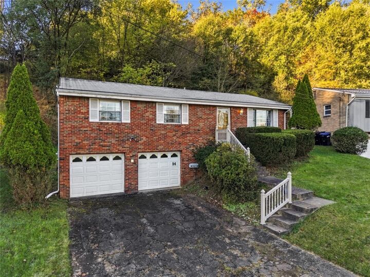 Property Photo:  94 York Dr  PA 15214 