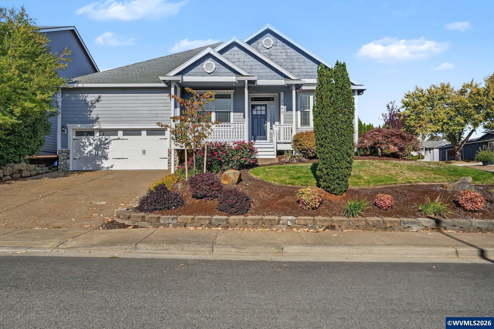 Property Photo: 2145 Banyonwood Av NW OR 97304