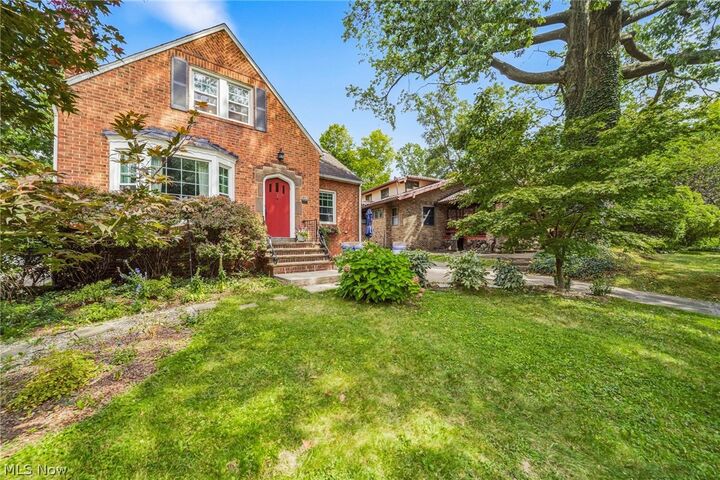 Property Photo:  2853 Washington Boulevard  OH 44118 