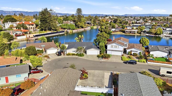 Property Photo:  632 Arlington Isle  CA 94501 