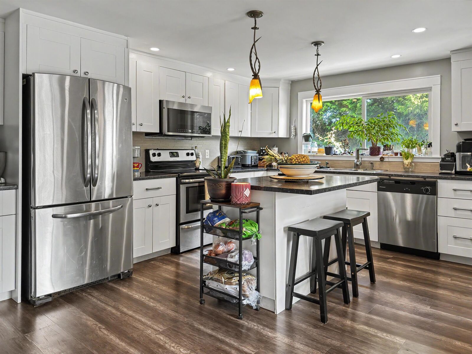 Property Photo:  32151 Lougheed Highway 10  BC V2V 1A3 
