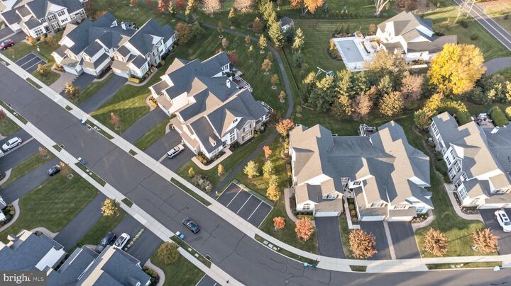 Property Photo:  10 Hillyer Lane  PA 18940 