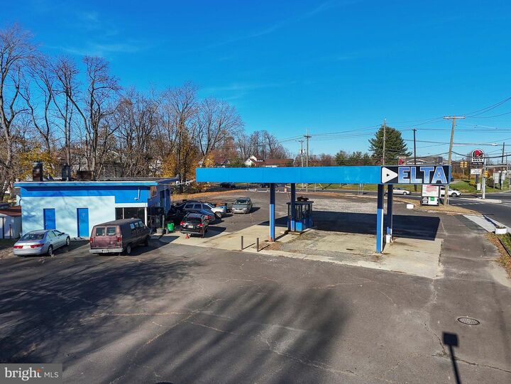 Property Photo:  1118 US Highway 130  NJ 08691 